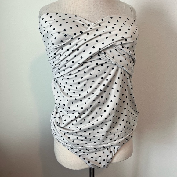 A PEA IN THE POD Maternity Black & White Polka Dot Two Piece Swimsuit - Picture 1 of 4